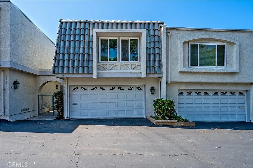 3 bed, 2.5 bath, 1699 sqft, $7,200 — Photo 3