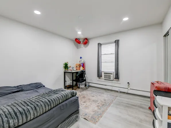 708 Garfield Avenue image 17 of 32