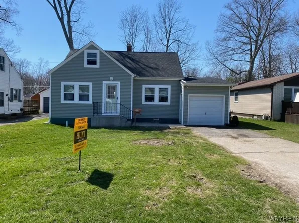 3334 Wallace Dr, Grand Island, NY 14072