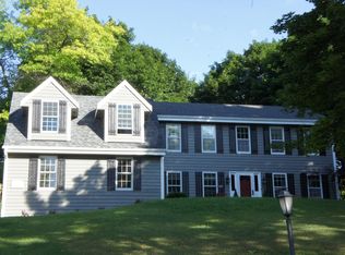 W238N5967 Essex Cir, Sussex, WI 53089