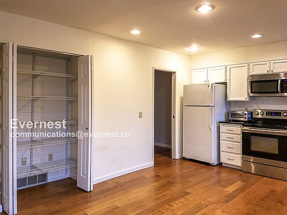 4th image of 2542 174th Ave NE