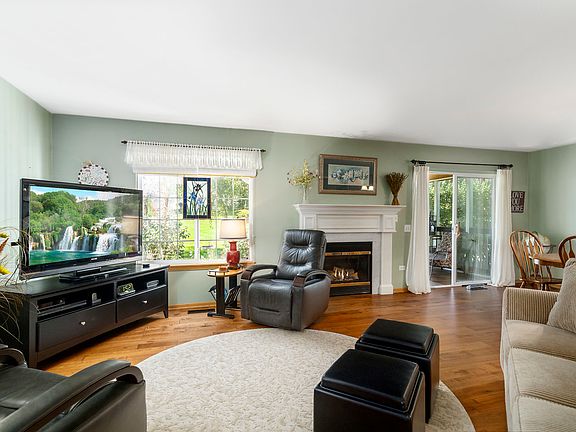 5th image of 348 Normandie Dr