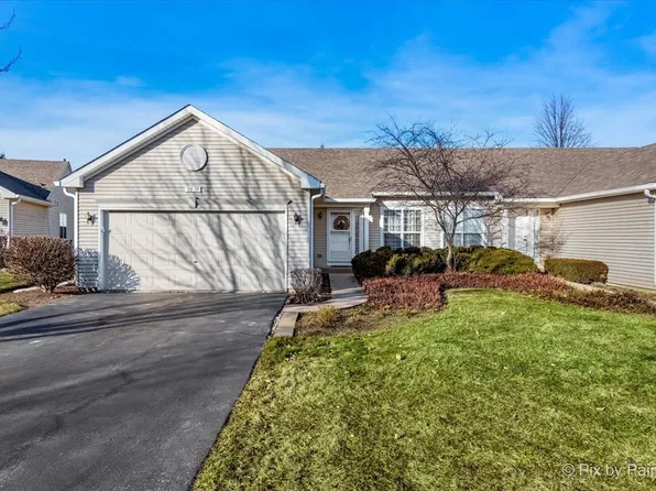 1371 Chestnut Cir, Yorkville, IL 60560