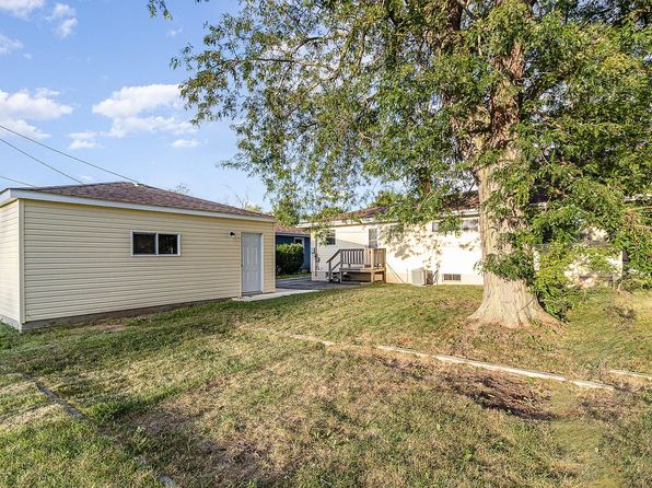 8134 Howard Ave, Munster, IN 46321