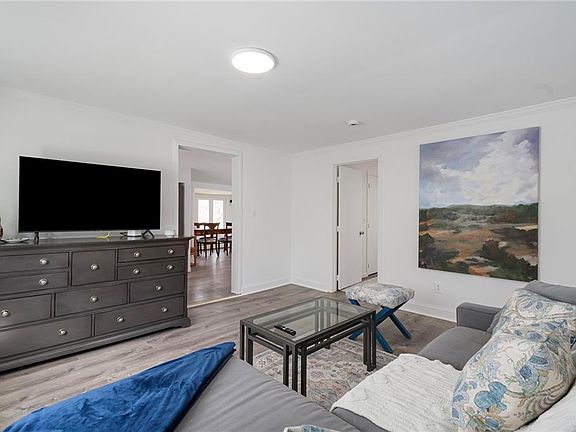 4th image of 99 River Vue Ave
