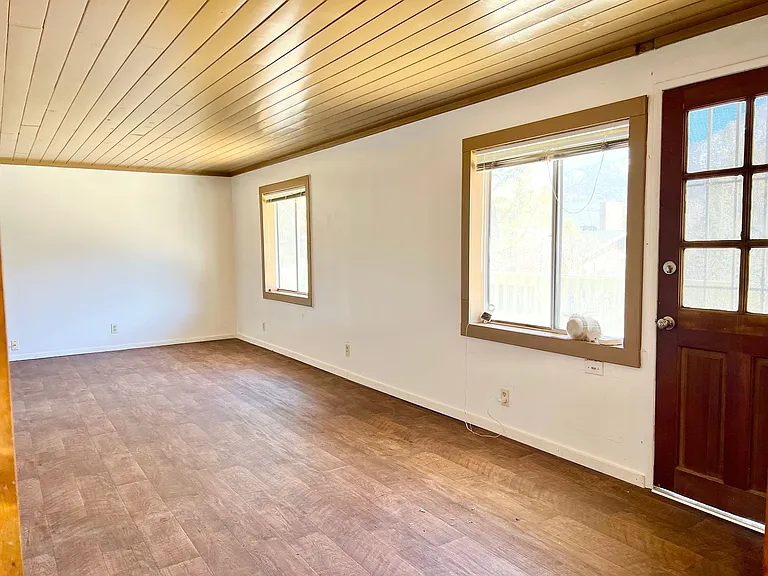 16420 Huron Dr — Photo 23