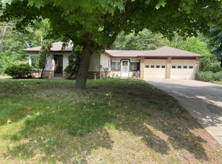 2860 Bird Ave NE, Grand Rapids, MI 49525