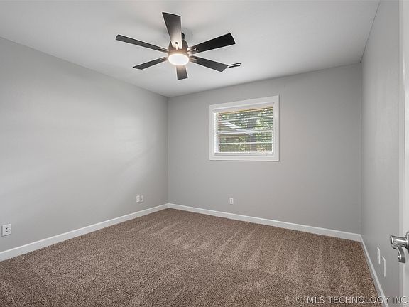 4th image of 1418 Grandview Rd