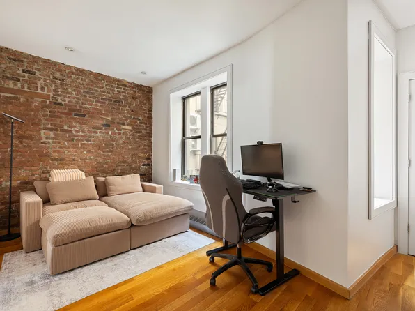 72 Thompson Street image 1 of 10