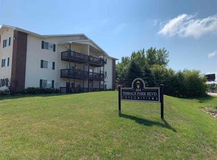 664 Terrace Park Blvd APT 25, Milford, IA 51351