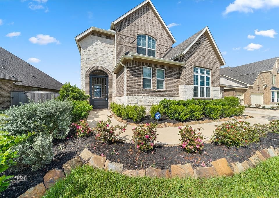 1st image of 16911 Forked Lake Dr