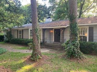 4135 Woodvale St, Jackson, MS 39211