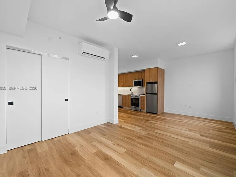 650 SW 1st St #303 — Photo 7