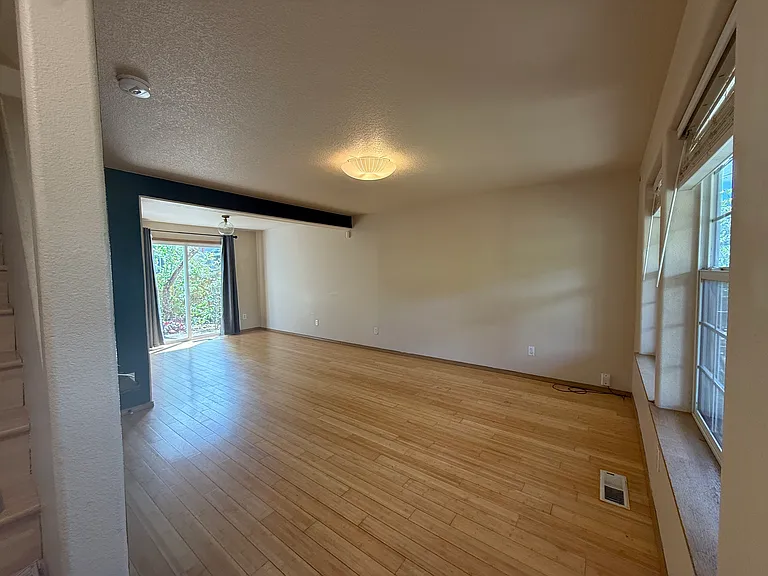 7012 SE Woodstock Blvd — Photo 3