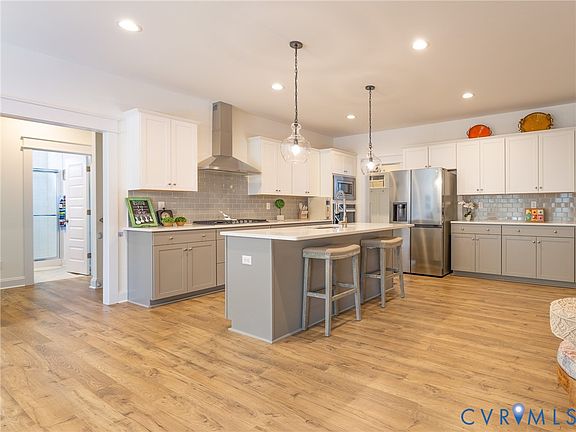3rd image of 11765 Kings Pond Dr