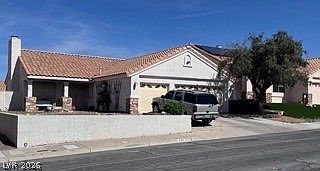 1st image of 681 W Pacific Ave