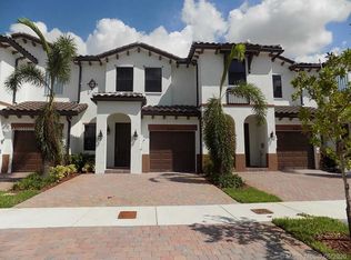 10295 NW 89th Ter, Doral, FL 33178