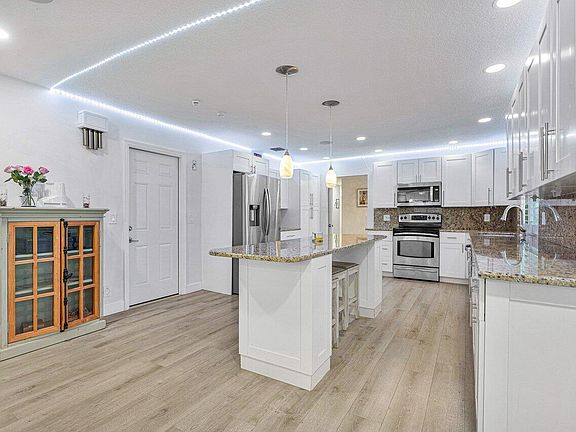 5th image of 6946 Paul Mar Drive