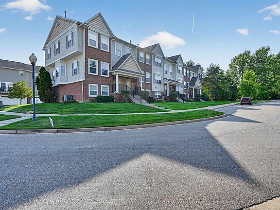2nd image of 804 Eagle Dr