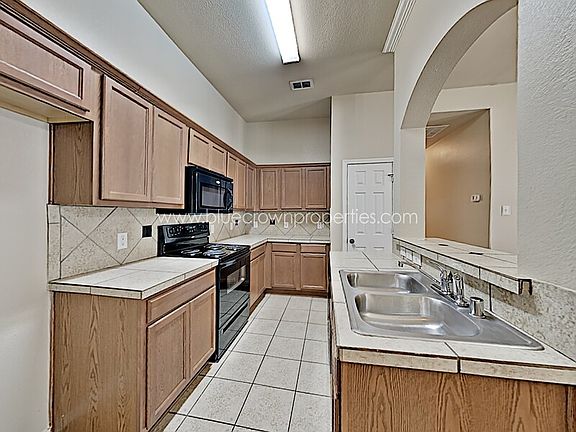 4th image of 1427 Piedmont Dr