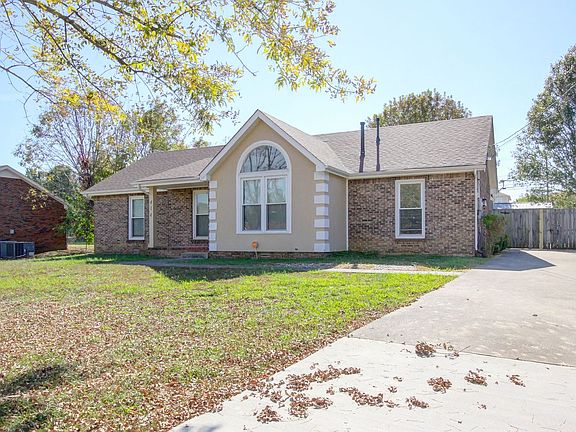 5th image of 414 Manorstone Ln
