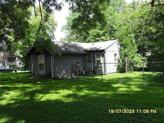 3rd image of 8607 Grant St