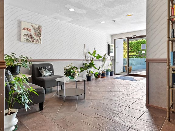 2nd image of 601 North Rd #101