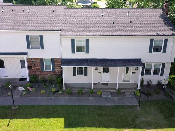 3rd image of 7385 Wooster Ct #B
