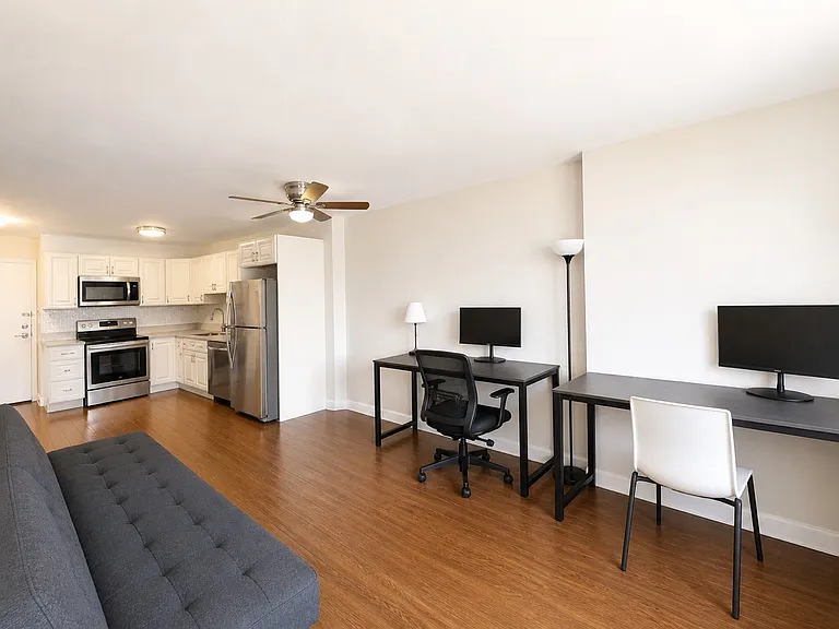 270 Marin Blvd #19R — Photo 3