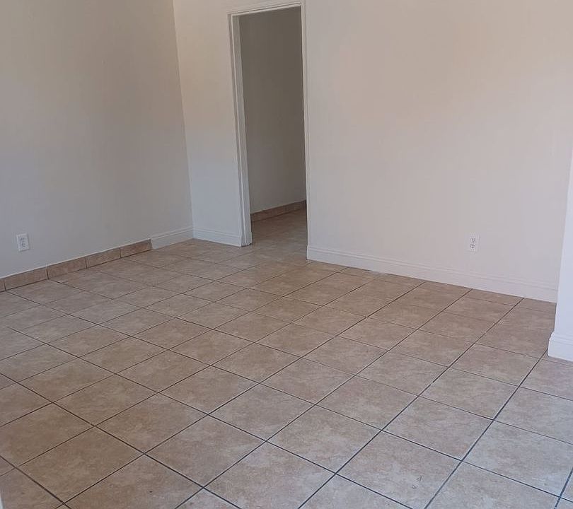 1st image of 8018 8026 3/4 Garfield Ave #9