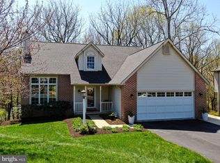 111 Westview Dr, Akron, PA 17501