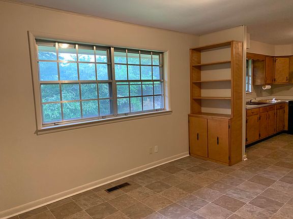 5th image of 6212 Laguana Dr