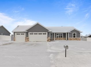 1920 White Dove Ln, Kaukauna, WI 54130