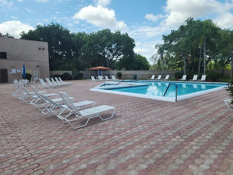12305 NW 11th Ct #12305 — Photo 2