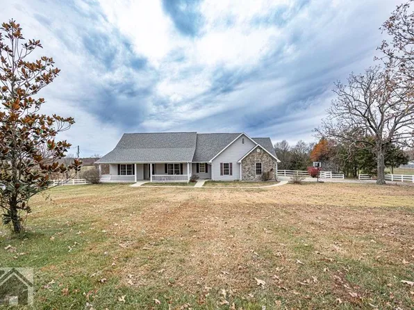 23785 Red Oak Rd, Waynesville, MO 65583