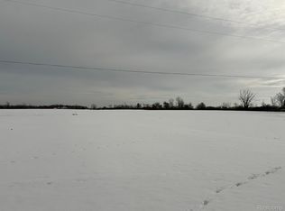 8 Rule Rd, Imlay City, MI 48444