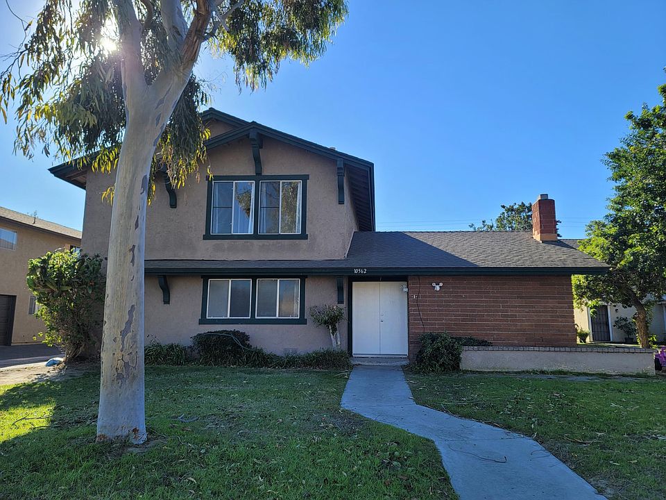 1st image of 10562 Torrington Cir
