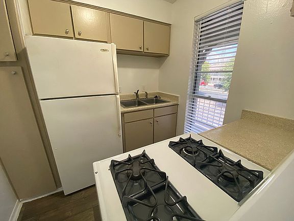 5th image of 8501 Dryfield Dr APT 101