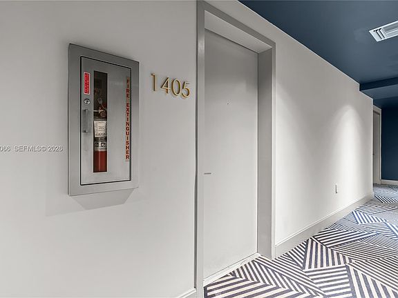 3rd image of 45 SW 9th St APT 1405