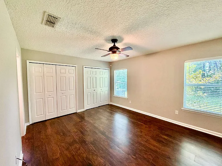 11970 Alexandra Dr — Photo 10