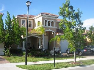 9043 SW 206th St, Cutler Bay, FL 33189