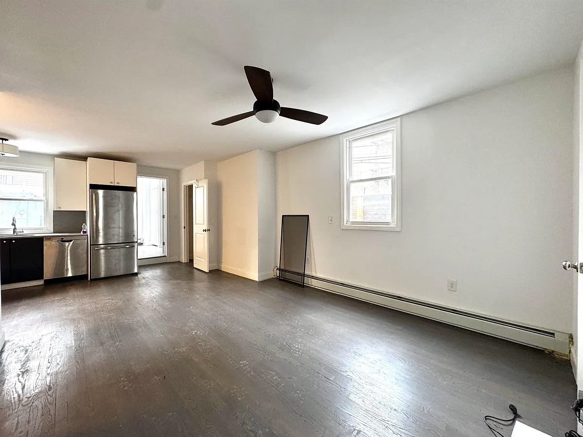 Building Photo - 19 Sherman Ave #1