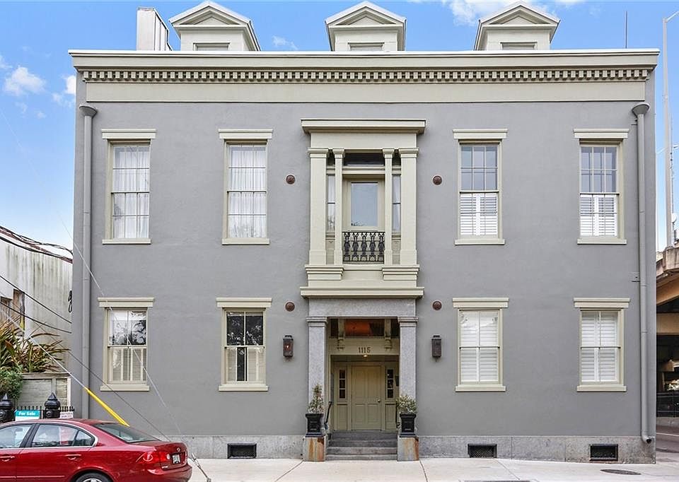 1st image of 1115 Prytania St Unit 304