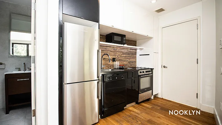 Rented by Nooklyn NYC LLC | media 18