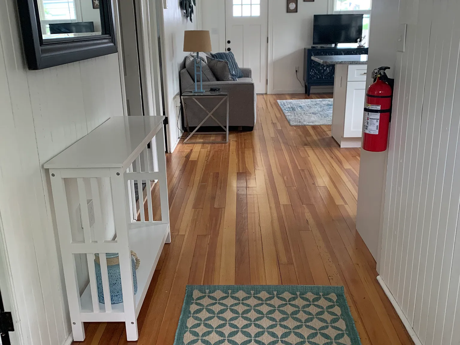 32 Grove Ave — Photo 3