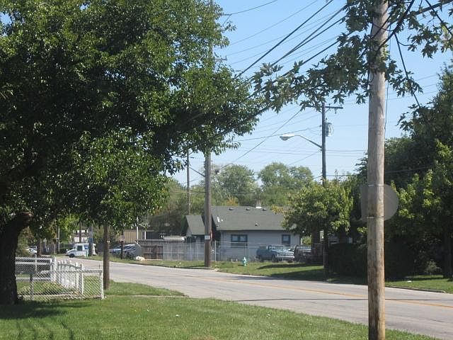 2nd image of 3634 Prospect St