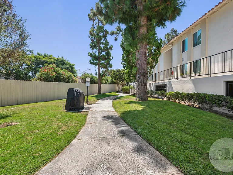 Belvedere Terrace — Photo 12