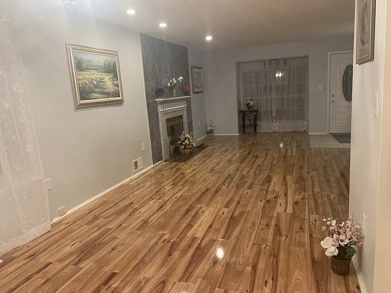 227 Lindsey Ct #1 — Photo 91