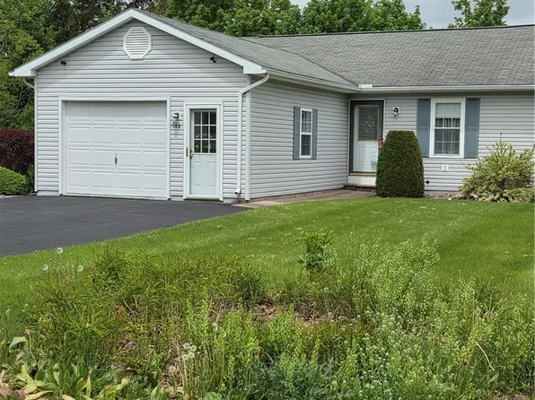 144 Hagan Cir, Oneida, NY 13421