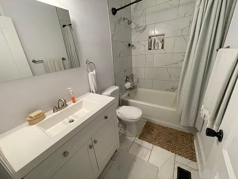328 Oak St — Photo 14